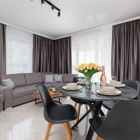 Sun Towers Lux Apartments By Renters Prestige 슈비노우이스쳬 외부 사진