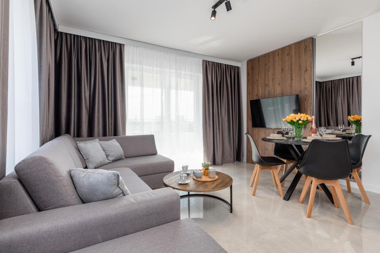 Sun Towers Lux Apartments By Renters Prestige 슈비노우이스쳬 외부 사진