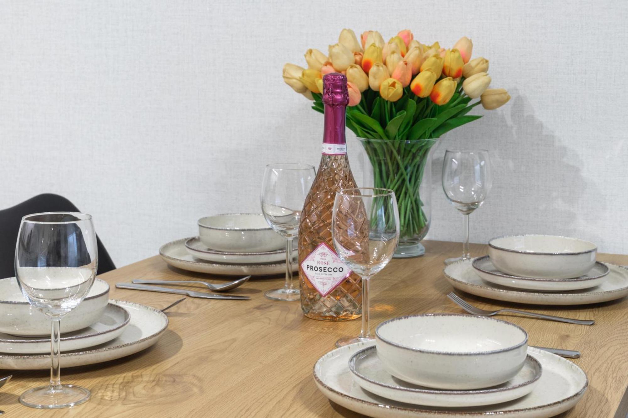 Sun Towers Lux Apartments By Renters Prestige 슈비노우이스쳬 외부 사진